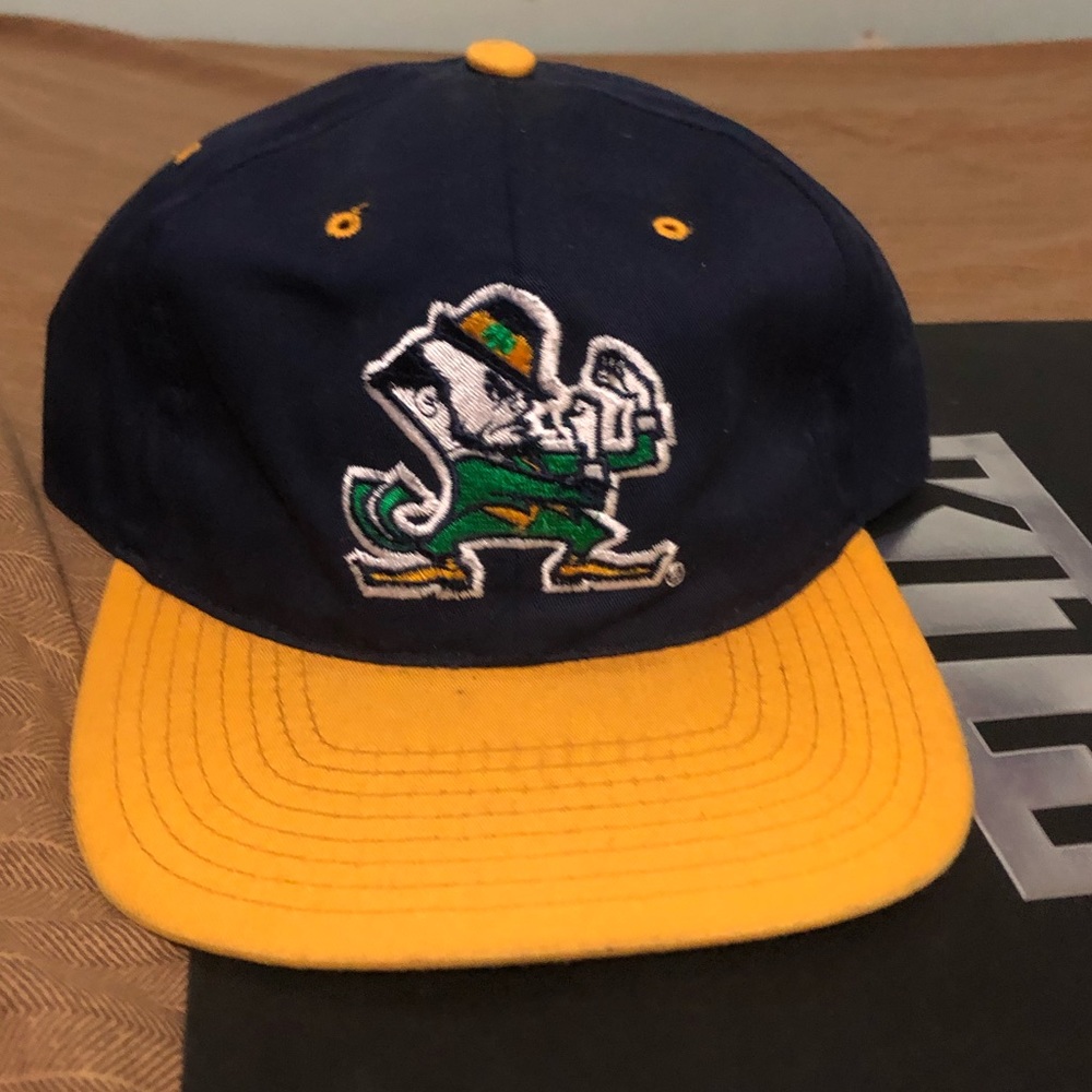 Notre Dame vintage 90s snapback